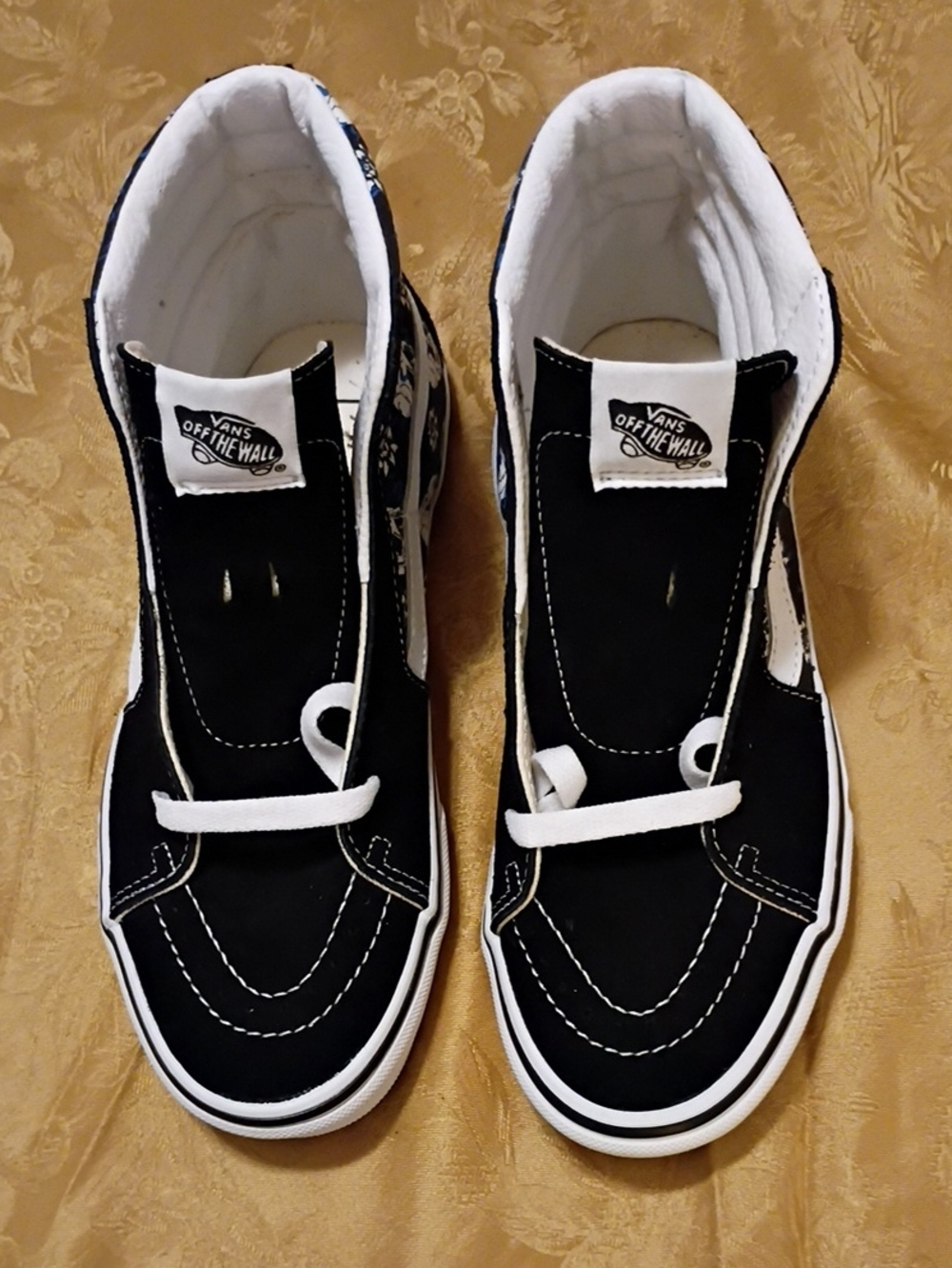 VANS Black and Blue Skulls Sk8-Hi Women's 7.5 Men's 6.0 - Picture 4 of 12